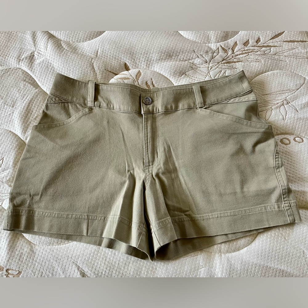 Water girl shorts